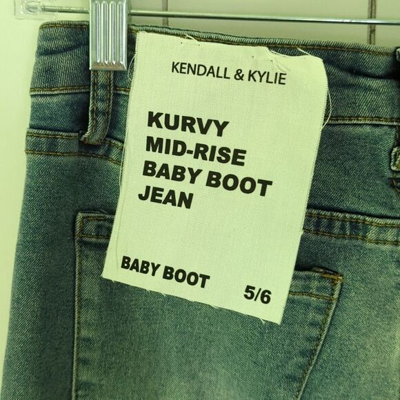 Kendall & Kylie Kurvy Mid Rise Baby Boot Jeans Size 5/6 - Picture 9 of 11